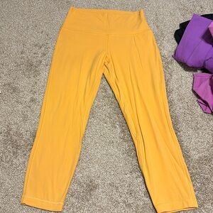 Lululemon 8 21 inseam align leggings.